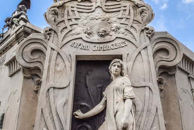 Compare Top Recoleta Cemetery Tours BA