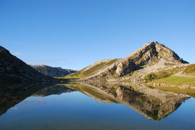 Best Covadonga Lakes Excursions from Oviedo