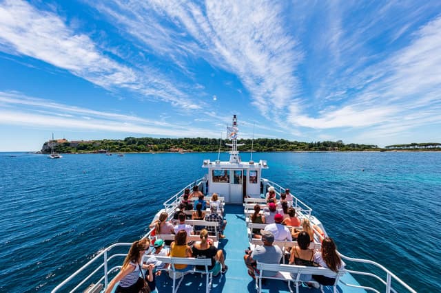 Private Boat Charters: Cannes to Saint Tropez Sea Travel