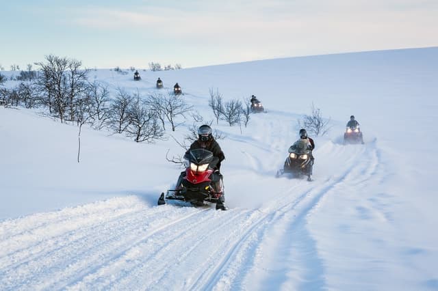 Explore Finnmarksvidda Snowmobile Tours in Alta