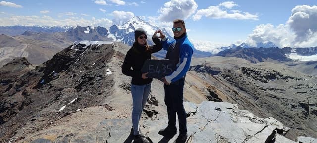 Unforgettable Chacaltaya & Moon Valley La Paz Adventure