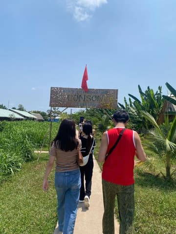 Mekong Delta Floating Market Tour