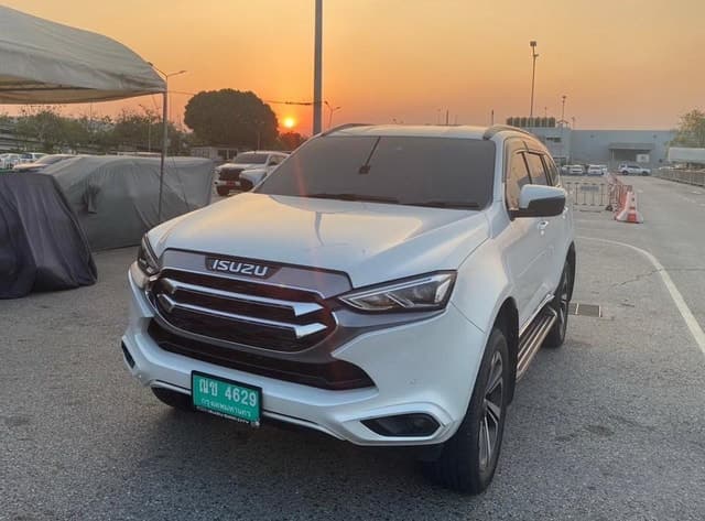 Reliable Private Transfers: Pranburi to Suvarnabhumi Airport