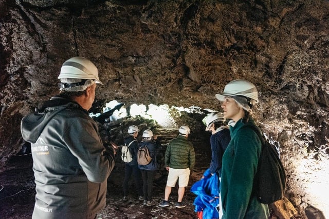 Algar do Carvão Lava Route