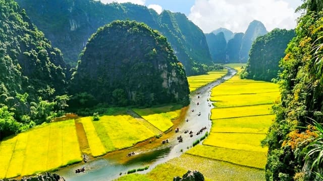 Best Tam Coc Boat Tour: Explore Ninh Binh's Scenic Wonders