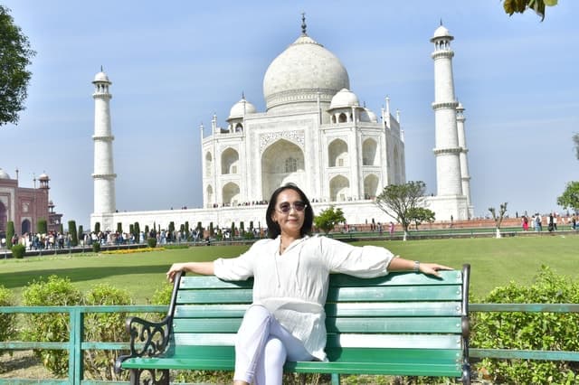 One-Day Taj Mahal Tour from Kochi: Book Now