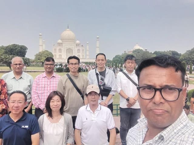Taj Mahal Day Trip from Kolkata