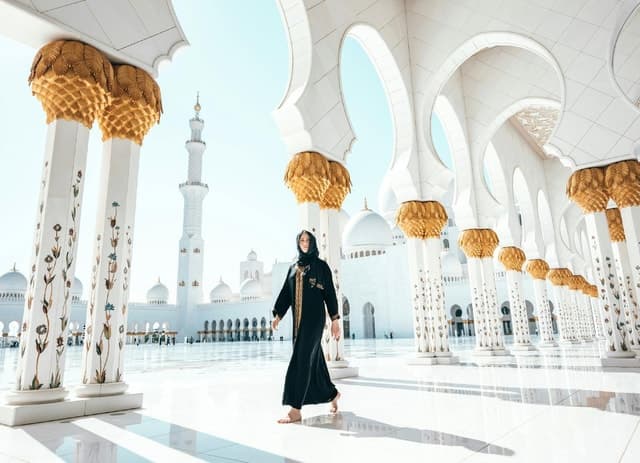 Sheikh Zayed Grand Mosque Tour - Abu Dhabi