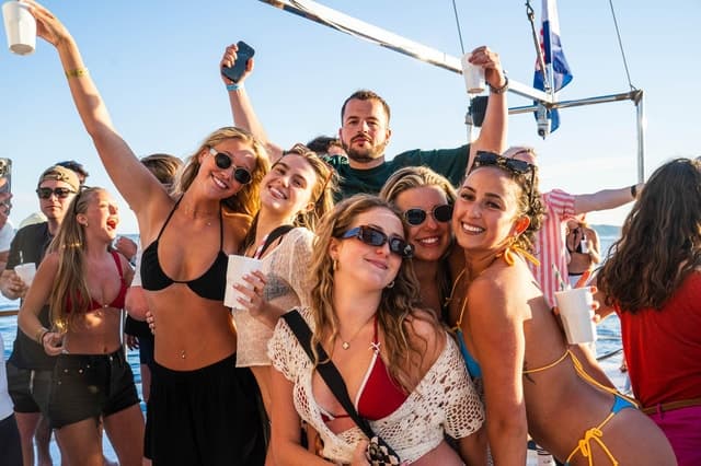 Best Blue Lagoon Boat Party & Island Hopping in Split