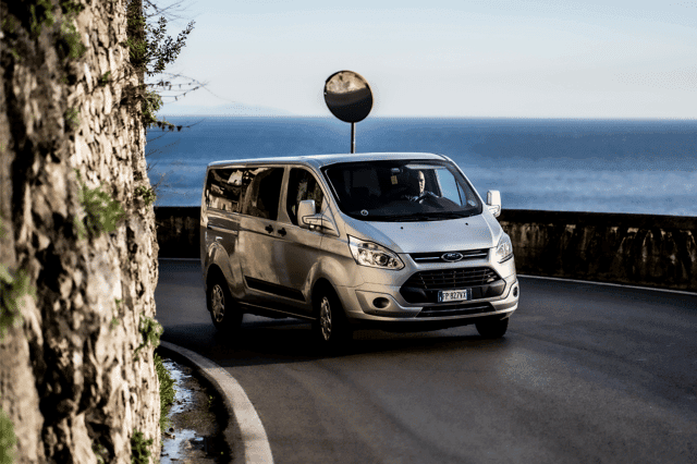 Luxury Private Transfers: Sorrento to Naples Made Easy
