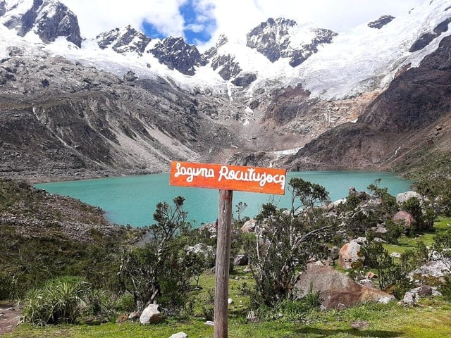 Rocotuyoc Lagoon Trek