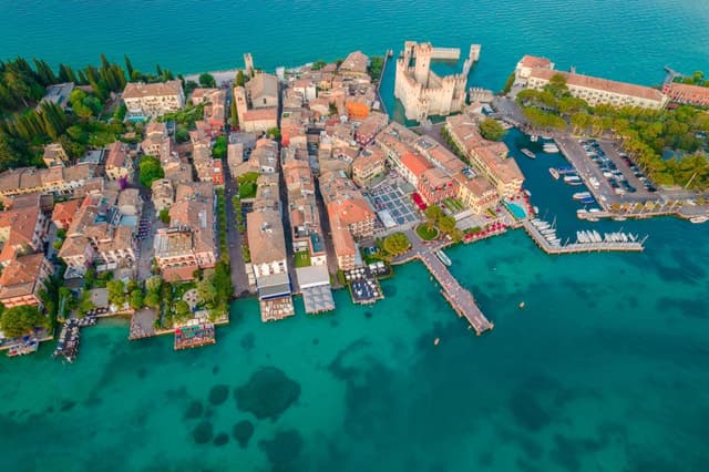 Lake Garda + Verona Highlights Tour