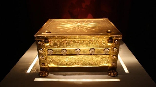Aigai Royal Tombs & Pella Day Trip