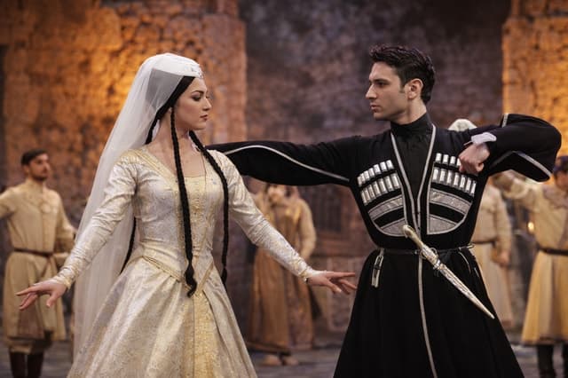 Authentic Georgian Dinner & Dance: A Tbilisi Cultural Highlight