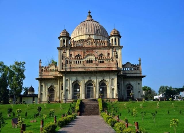 Lucknow City Tour