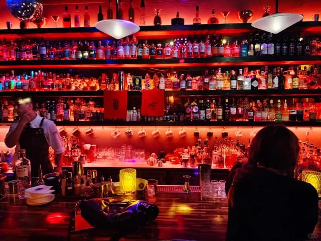 Best Shanghai Pub Crawl: Explore the City's Top Nightlife