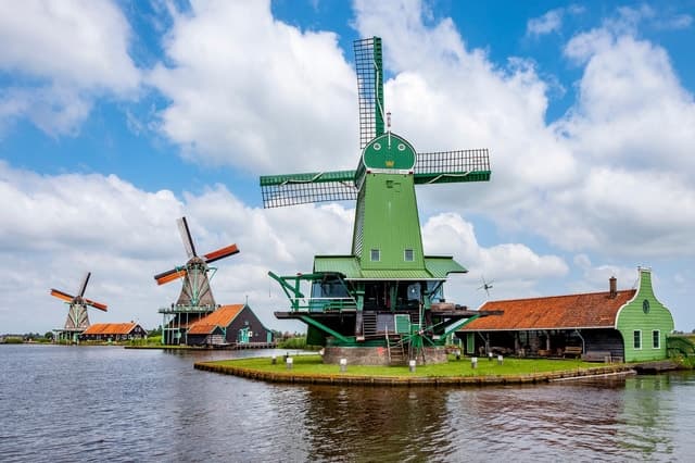 Best Zaanse Schans Volendam & Marken Day Tours