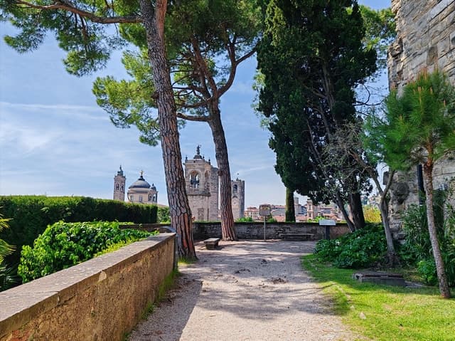 Best Bergamo Walking Tours: Explore Italy's Hidden Gem
