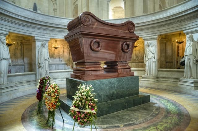 Epic Napoleon Bonaparte History Tour in Paris