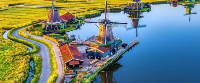 Zaanse Schans Tour in Zaandam: Dutch Windmill Magic