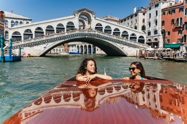 Private Venice Water Taxi: Luxury Canal Transfers