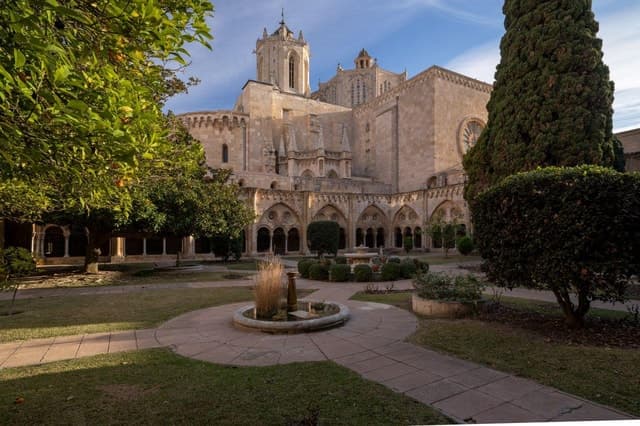 Explore History: Guided Tarragona Cathedral Tours