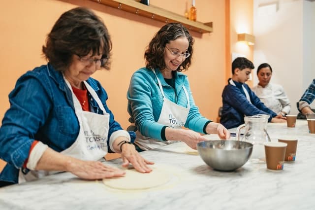 Authentic Florence Pizza & Gelato Making Experience