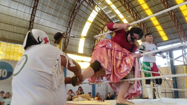 Book Cholitas Wrestling La Paz Shows