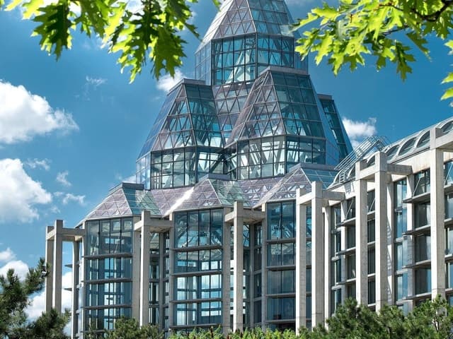 National Gallery of Canada Visitor Guide