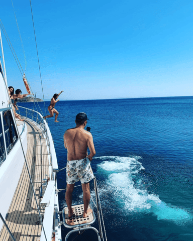Delos & Rhenia Cruise