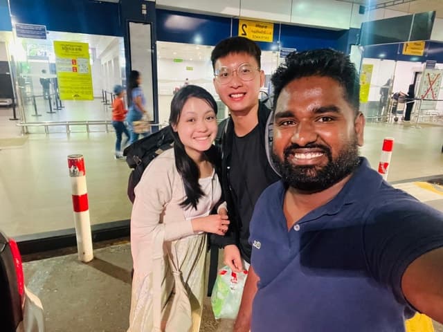 Compare Airport to Kandy Rides