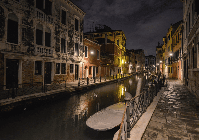 Spooky Venice Ghost Tour: Haunted Nighttime Experiences
