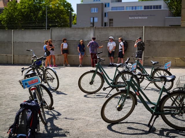 Best Berlin Wall Bike Tour: Explore History on Two Wheels