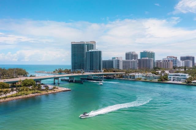 Miami Guided City Tour: Top Sights & Hidden Gems