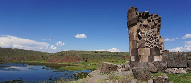 Sillustani Chullpas Tour