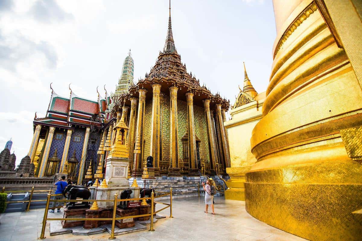 Experience Bangkok: Temples, Street Food & City Wonders
