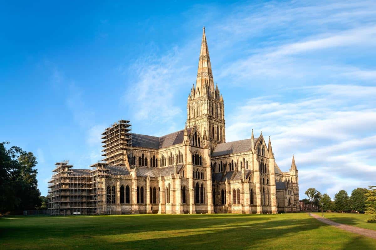 Salisbury Travel Guide: History, Culture & Iconic Landmarks