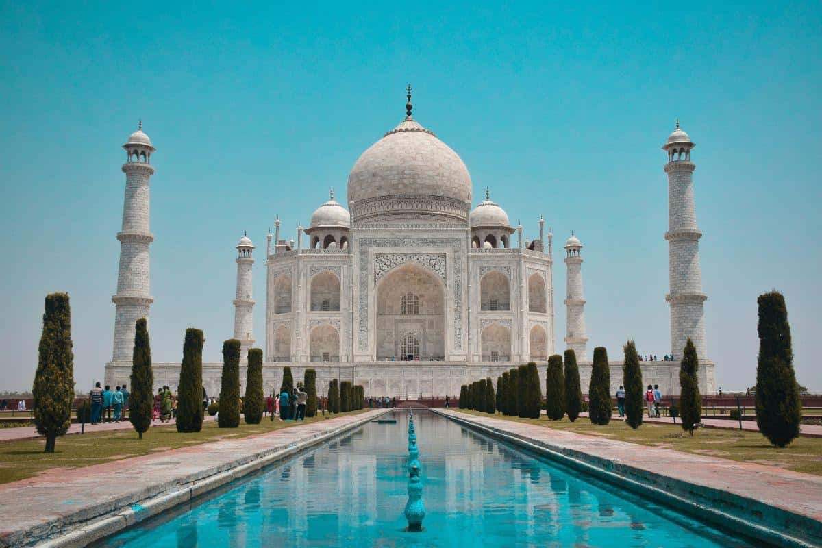 Explore Iconic Wonders & Spiritual Wonders of UP
