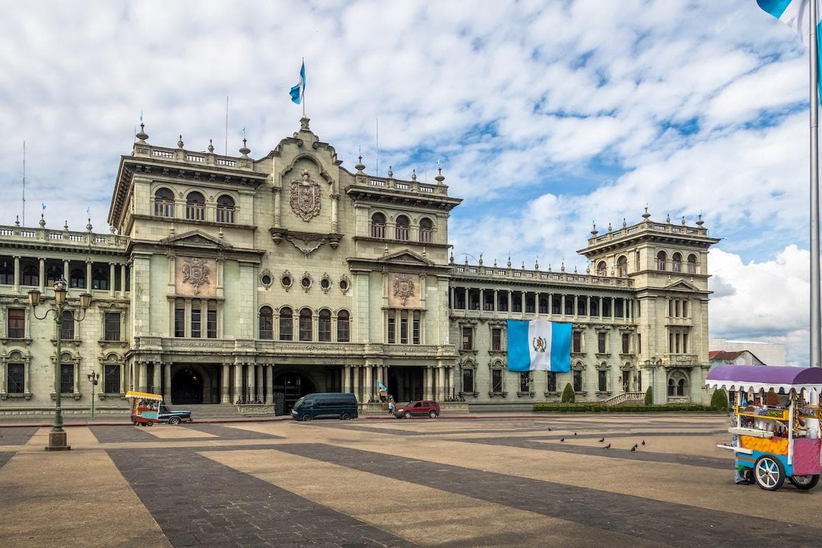 Plaza de la ConstituciĂłn (Parque Central)