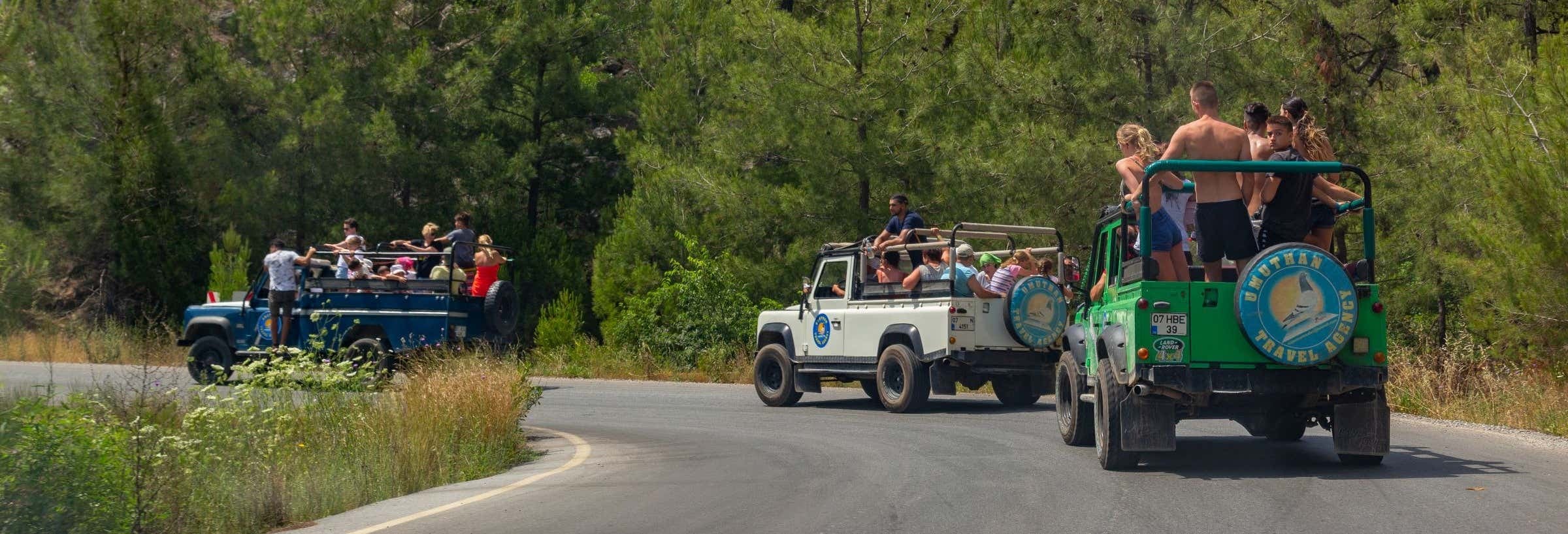 Taurus Jeep Safari in Side