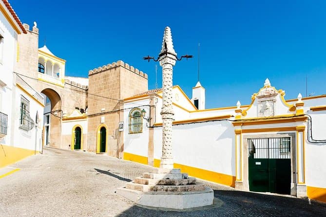 Compare Best Évora & Monsaraz Tours