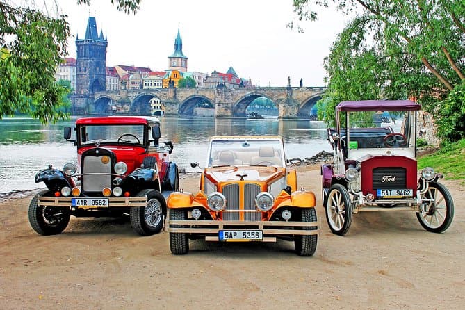 Classic Car Sightseeing: Ultimate Prague Vintage Experience