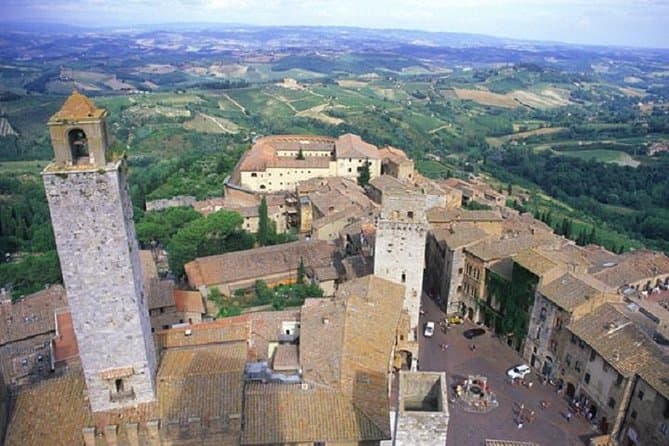 Tuscan Wine & History: San Gimignano from Lucca