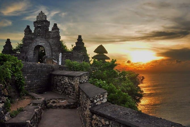 Uluwatu Temple Tour - Seminyak