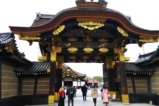 Kyoto Imperial Palace & Nijo Castle Tour