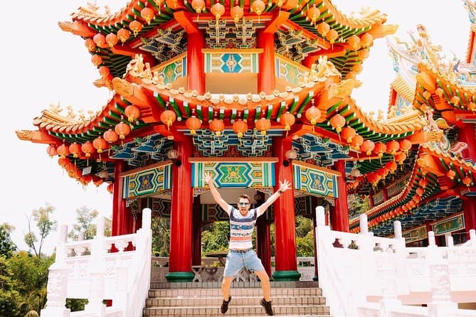 Best Batu Caves Tours: Explore Kuala Lumpur's Iconic Caves
