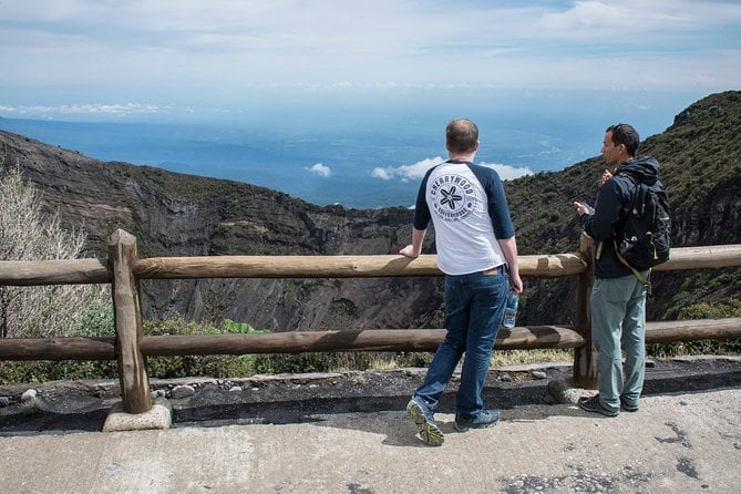 IrazĂş & Turrialba Volcano Tour