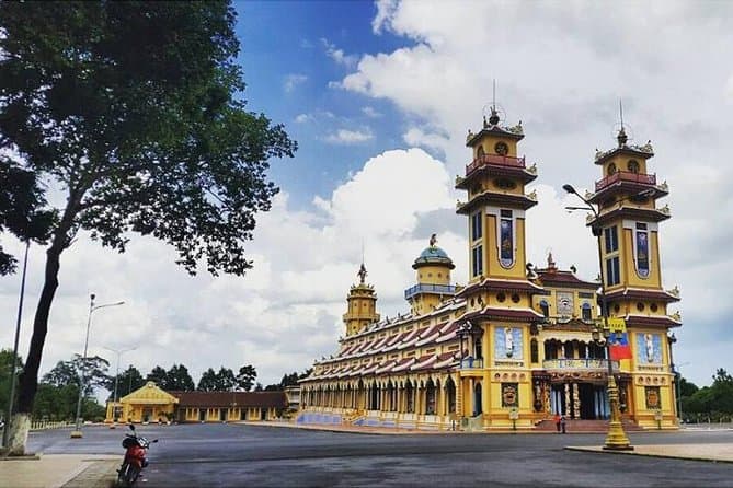 Cao Dai Holy See: Spiritual & Cultural Tours