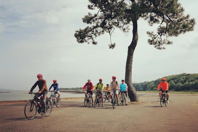 Explore Edinburgh on Two Wheels: Best Guided Cycle Tours
