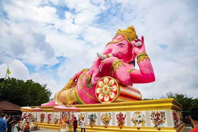 Visit Iconic Dragon Temple Bangkok